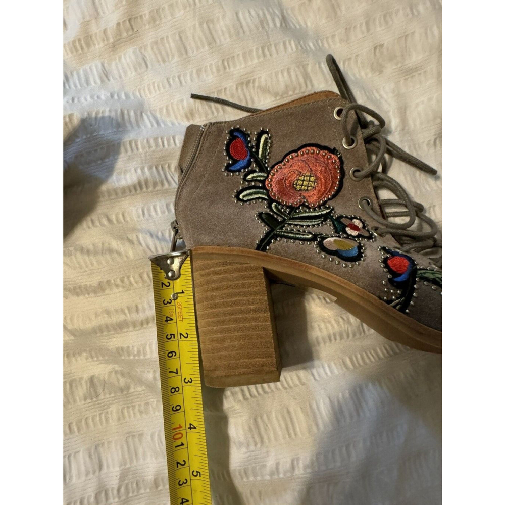 Jeffrey Campbell Square Toe Rmbroidered Lace Up Suede Ankle Bootie Size 8 Rare - Picture 2 of 7